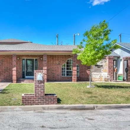 Buy this 3 bed house on 426 East 12th Street in San Angelo, TX 76903