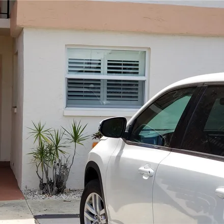Image 2 - Cape Way, Victoria Drive, Cape Coral, FL 33904, USA - Condo for rent