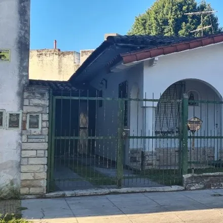 Buy this studio house on 184 - Fernando Quiroga 2423 in Villa General Eugenio Necochea, José León Suárez