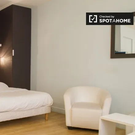 Rent this studio apartment on 2 Rue Charles Nodier in 75018 Paris, France