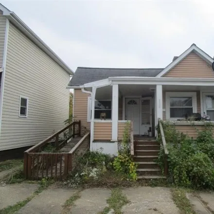 Buy this 2 bed house on 924 Fayette Street in Washington, PA 15301