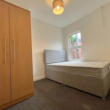 Image 5 - Cairo Street, Belfast, BT7 1QB, United Kingdom - Apartment for rent