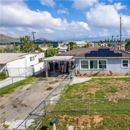Buy this 3 bed house on 701 Arliss Street in Highgrove, Riverside County
