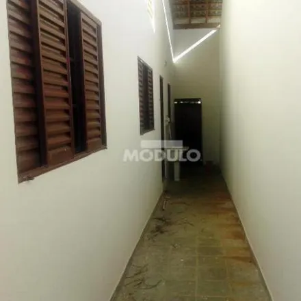 Rent this 3 bed house on Rua Nordau Gonçalves de Melo in Segismundo Pereira, Uberlândia - MG