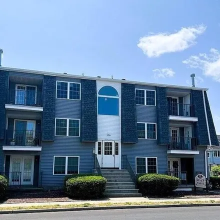 Rent this 1 bed condo on 1 Pine View Avenue in Keansburg, NJ 07734