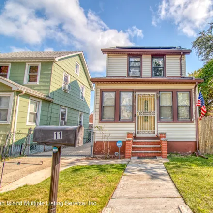 Buy this 3 bed house on 570 Targee Street in New York, NY 10304