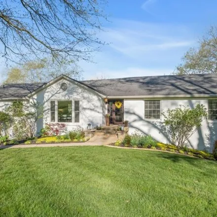 Image 3 - 835 Curtiswood Circle, Glendale Park, Oak Hill, TN 37204, USA - House for sale