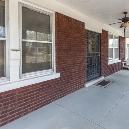 Image 4 - 2013 Young Avenue, Memphis, TN 38104, USA - House for sale