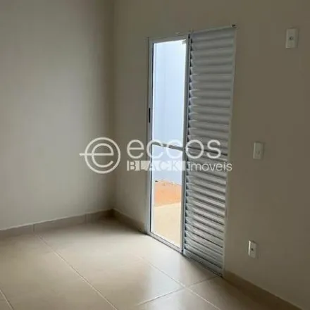 Buy this 2 bed house on Rua Ari de Souza Neves in Shopping Park, Uberlândia - MG