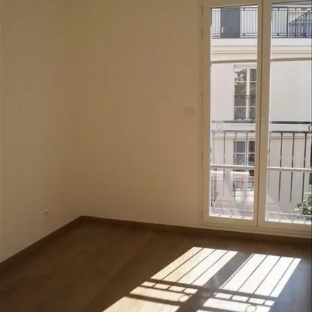 Rent this 3 bed apartment on 37 Avenue Joffre in 92250 La Garenne-Colombes, France