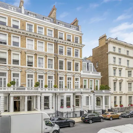 Rent this 3 bed apartment on 53 Queen's Gate Gardens in London, SW7 5NE