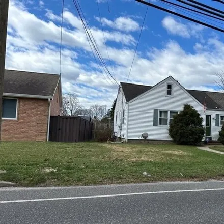 Buy this 3 bed house on 273 Lenox Road in Huntington Station, NY 11746