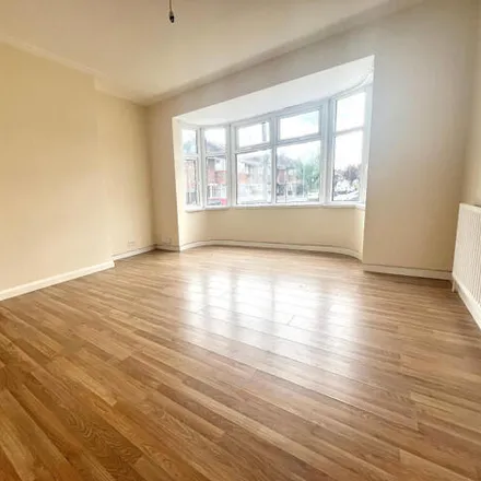 Image 1 - Forterie Gardens, London, IG3 9BZ, United Kingdom - House for rent