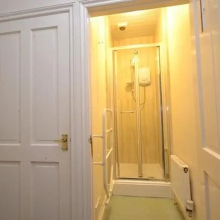 Rent this 6 bed townhouse on 30 Mount Pleasant Road in Exeter, EX4 7AD