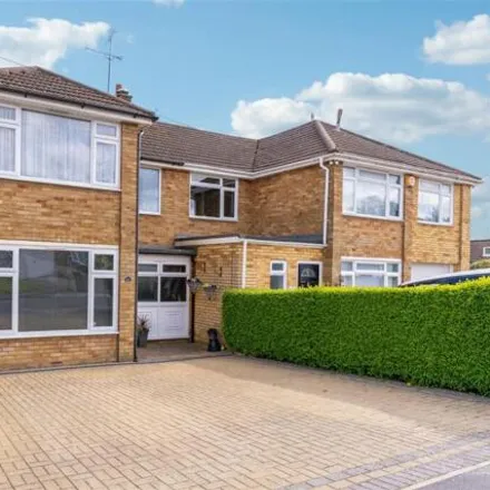 Buy this 3 bed duplex on Goldstone Crescent in Dunstable, LU5 4QU