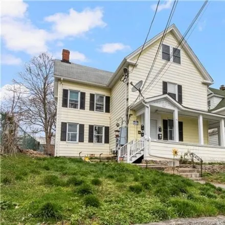Buy this 7 bed house on 837 Bank Street in New London, CT 06320