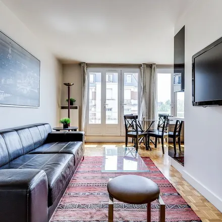 Rent this 3 bed apartment on 100 Rue de la Croix Nivert in 75015 Paris, France