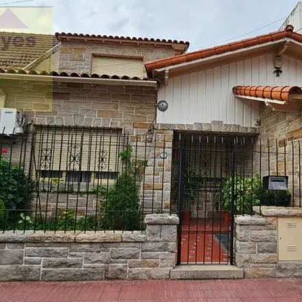 Buy this 3 bed house on Vicente López y Planes 1090 in Partido de Lanús, Lanús Este