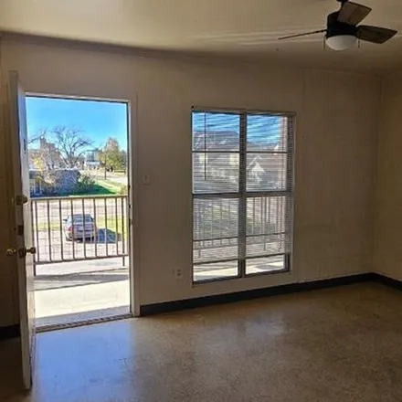Rent this 1 bed apartment on H-E-B in 435 Live Oak Street, Marlin
