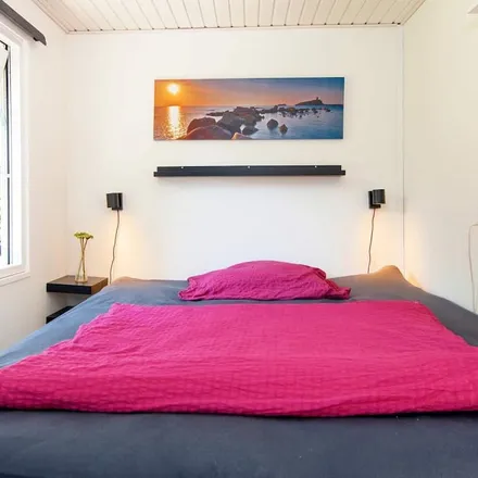 Rent this 2 bed house on Rønde Bakker in 8410 Rønde, Denmark