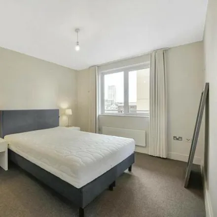 Image 6 - Mansell Street, London, E1 8AP, United Kingdom - Apartment for rent