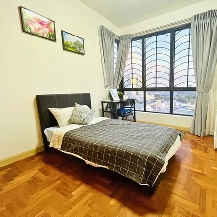 Rent this 1 bed room on Heritage View in 8 Dover Rise, Singapore 138679