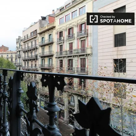 Rent this 5 bed room on Aribau - Gran Via in Carrer d'Aribau, 08001 Barcelona