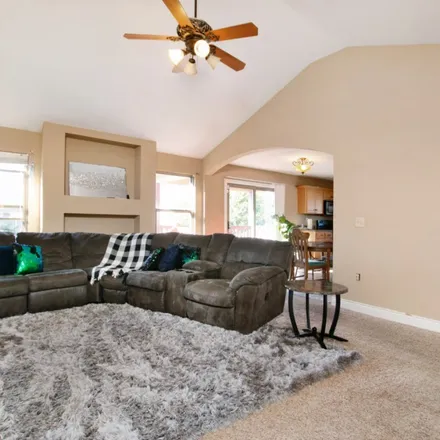 Image 3 - 2810 Oakwood Drive, Geary County, KS 66441, USA - Townhouse for sale