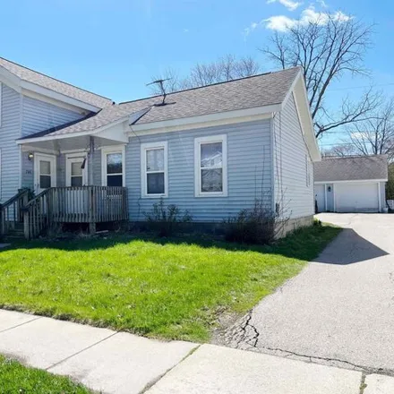 Buy this studio house on 282 East 1st Street in Fond du Lac, WI 54935