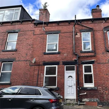 Rent this 2 bed townhouse on Paisley Street in Leeds, LS12 3JS