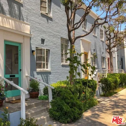 Rent this 1 bed townhouse on 3rd & Burnside in West 3rd Street, Los Angeles