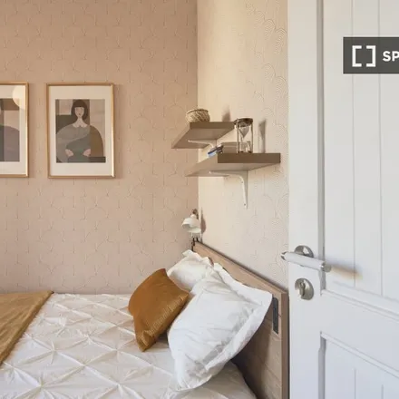 Rent this 7 bed room on Quinta das Águias in Rua da Junqueira, 1300-343 Lisbon
