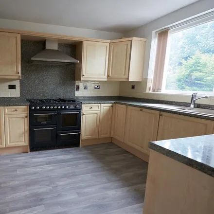 Rent this 3 bed apartment on Toni's Pets Health & Beauty Parlour in Woodsend Road, Flixton