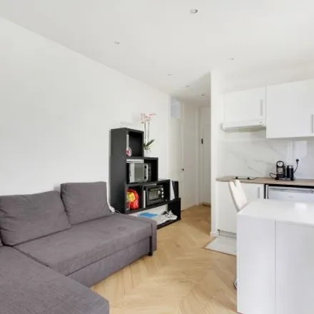 Rent this 3 bed apartment on 177 Avenue Charles de Gaulle in 92200 Neuilly-sur-Seine, France