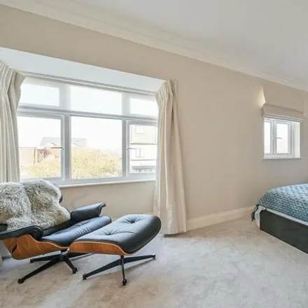 Image 4 - 41 Woodstock Avenue, London, W13 9UQ, United Kingdom - Apartment for rent