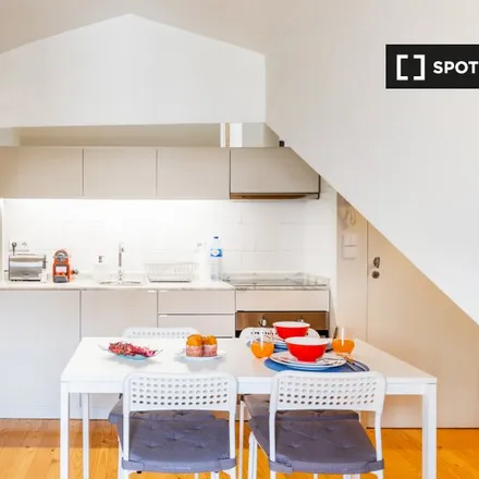 Rent this 2 bed apartment on Trevo in Rua do Paraíso, 4000-376 Porto