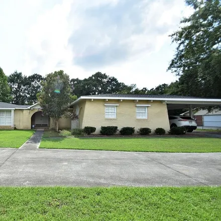 Buy this 3 bed house on 783 Westgate Parkway in Chateau Estates, Dothan