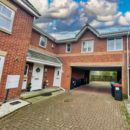 Rent this 1 bed room on 9 Thirlmere Close in Meadowbank, CW7 3SN