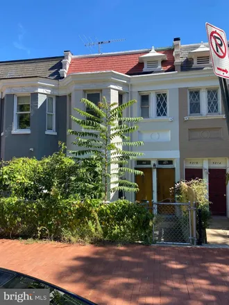 Image 2 - 523 2nd Street Northeast, Washington, DC 20002, USA - Townhouse for sale