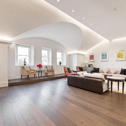 Rent this 4 bed apartment on 105-106 Lancaster Gate in London, W2 3LG