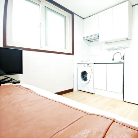 Rent this studio apartment on 서울특별시 은평구 응암동 194-20