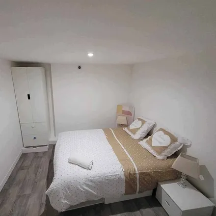 Rent this 2 bed apartment on 54500 Vandœuvre-lès-Nancy