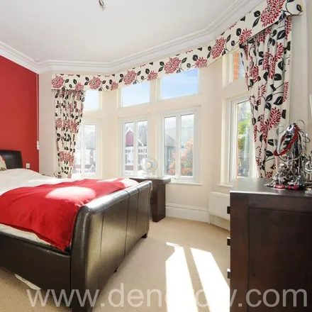 Image 4 - 41 Craven Avenue, London, W5 2SY, United Kingdom - House for rent