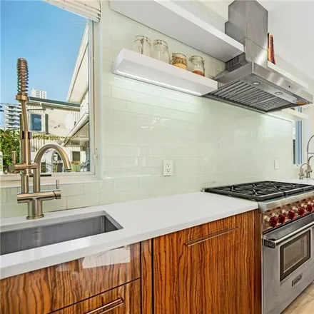 Image 6 - 262 West End Avenue, New York, NY 11235, USA - House for sale