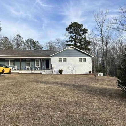 Buy this 3 bed house on 435 Florence Avenue in Selmer, TN 38375