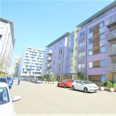 Rent this 2 bed apartment on Montana Building in Deals Gateway, London