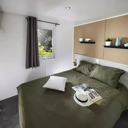 Rent this 2 bed house on La Douze in Passage des Citoyens, 24330 La Douze