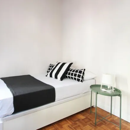 Rent this 12 bed room on Madrid in Calle de Alcalá, 149