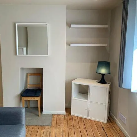Image 2 - The Forum / Sidney Godley VC House, Digby Street, London, E2 0RW, United Kingdom - Apartment for sale