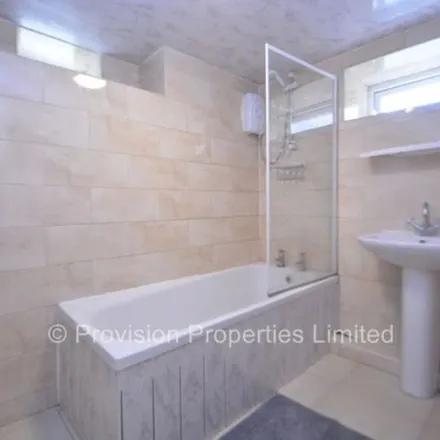 Image 6 - Welton Road, Leeds, LS6 1EE, United Kingdom - Townhouse for rent